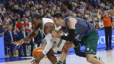 99-81: El Real Madrid noquea pronto al Unicaja a base de triples