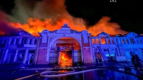 Rusia lanza un ataque masivo en Odesa tras la reunión fallida con Kiev y destruye parte de la ciudad, protegida por UNESCO