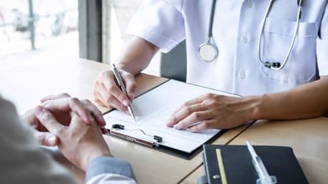 Detenida en Valencia una mujer que se hizo pasar por médica y atendió a más de 665 pacientes