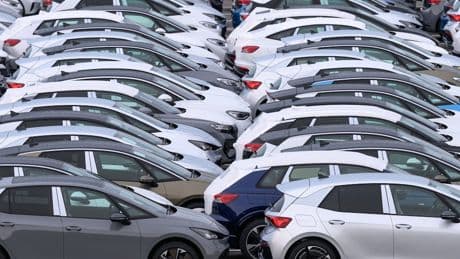 Autokonzern: E-Auto-Geschäft in Europa verhilft VW zu guten Absatzzahlen