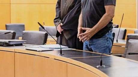 Chef schießt auf Mitarbeiter: Schüsse, Schläge und zwei sehr verschiedene Erklärungen