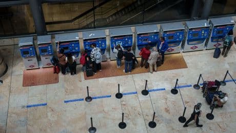 Madrid subirá los precios de los abonos transporte a partir de julio: el descuento pasará del 60% al 40%