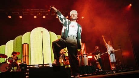 Nil Moliner denuncia el genocidio israelí contra los palestinos en sus últimos conciertos