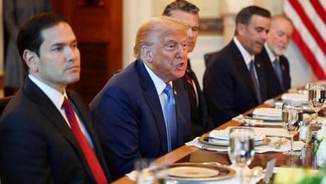Trump cambia de opinión y asegura que EEUU enviará más armas a Ucrania para que pueda "defenderse" de Rusia