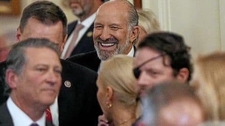 Howard Lutnick, le milliardaire nostalgique qui inspire Trump dans sa guerre commerciale