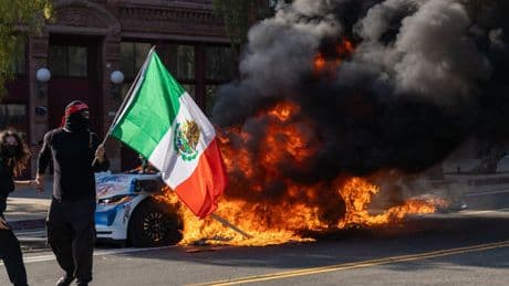 How the Mexican flag became the symbol of the LA protests