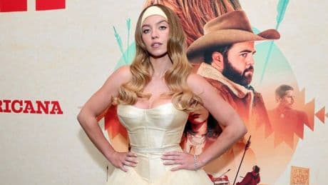 Sydney Sweeney reaparece tras la polémica de los vaqueros en la 'premiere' de 'Americana'