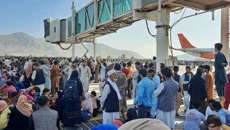 Des milliers d’Afghans transférés au Royaume-Uni après une fuite de données