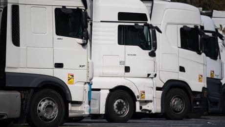 Überlastete Straßen: Wenn Lastwagen auf die Waage müssen