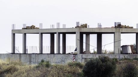 Cantieri eterni e degrado: l’Italia delle eterne opere inconpiute