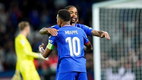Laborieux mais victorieux, les Bleus disent merci à Mbappé