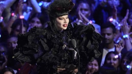 Ariana Grande y Lady Gaga brillan en los MTV VMA