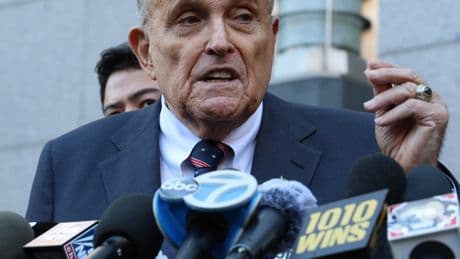 Rudy Giuliani Is Hurt in Car Crash in New Hampshire