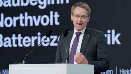 Northvolt-Pleite: So gereizt reagiert Günthers Staatskanzlei auf Fragen zum Northvolt-Debakel