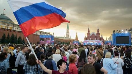 En direct, guerre en Ukraine : à l’occasion de la fête nationale, le chef de la diplomatie américaine « félicite le peuple russe »