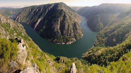Llega un nuevo tren turístico en Galicia para descubrir la Ribeira Sacra