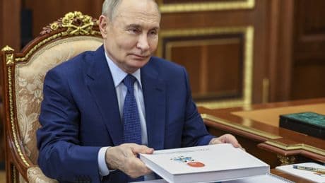 Seven die in train crash on the Russia-Ukraine border