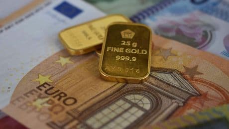 Prix record, plus solide que le bitcoin: pourquoi l'or reste toujours une (brillante) valeur refuge