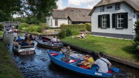 Toeristen blijven weg uit delen van Giethoorn, ondernemers geven Google Maps de schuld