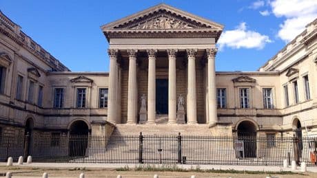 Imputada una auxiliar de guardería en Francia por violar a nueve niños