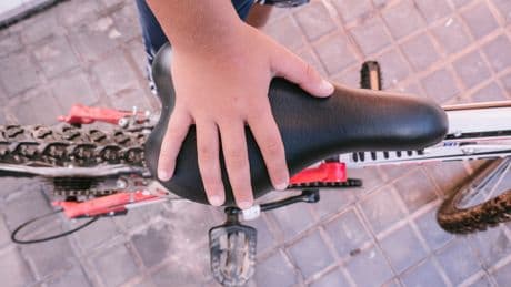 Ist Ihr Fahrradsattel zu hoch? Dieser Test zeigt es sofort
