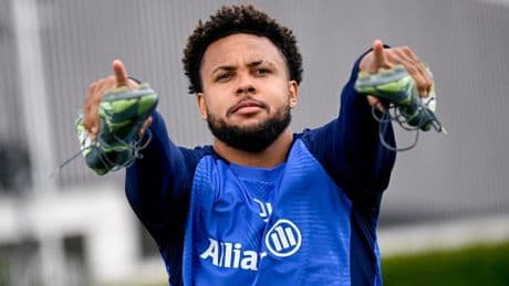 <p>McKennie: &ldquo;Yildiz va lasciato in pace&rdquo;. Poi sceglie la leggenda Juve: &ldquo;Ma non paragonateci&rdquo;</p>