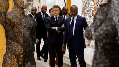 Restitution des biens culturels : le gouvernement souhaite faciliter le retour des œuvres pillées pendant la colonisation vers leur pays d’origine