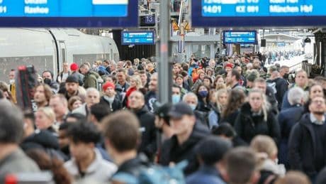 Infrastruktur: Staatskonzern mit Problemen: Warum Geld allein der Deutschen Bahn nicht hilft