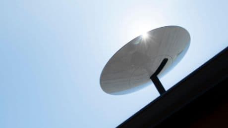 Ucrania se queda sin conexión en el frente: Starlink, el internet satelital de Elon Musk, sufre una masiva caída de red