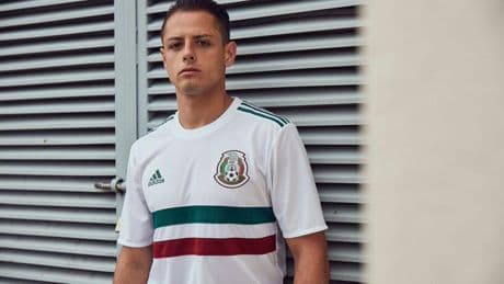 Chicharito Hernández incendia las redes al acusar a las mujeres de "erradicar la masculinidad": "Deberían cuidar el hogar"
