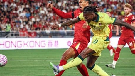 Il Milan di Allegri dilaga con il Liverpool: difesa e contropiede, super Leao