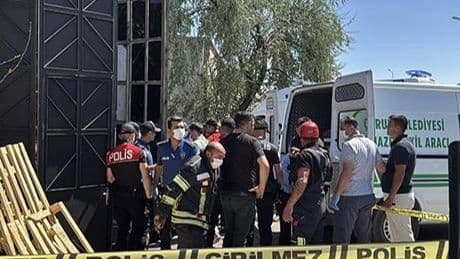 Atık yağ tankına düşen anne ile oğlu öldü