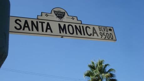 Automobilist rijdt in op mensen in Los Angeles, tientallen gewonden