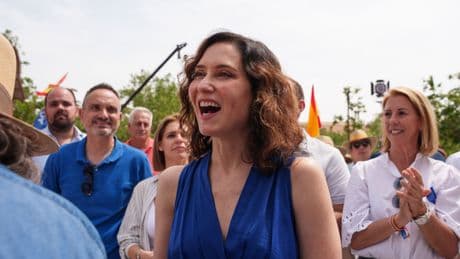 Ayuso, sobre Mónica García: &quot;A la ministra le gustan los porros; a mí la fruta&quot;