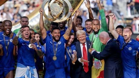 Censura de abucheos y seguridad extrema: Trump en la final Alcaraz-Sinner