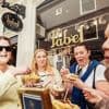Omwonenden zijn de ‘TikTokrij’ van Fabel Friet zat en stappen naar de rechter: ‘Het is een kermis’