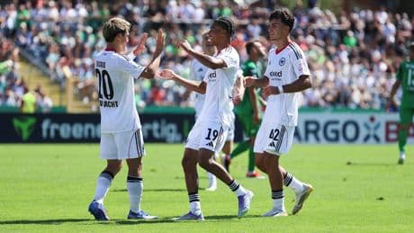 1. Runde im DFB-Pokal - Frankfurt feiert Doppel-Doan!