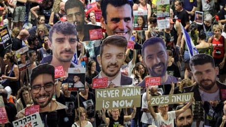 En direct, Gaza : après la diffusion de vidéos d’otages israéliens, Emmanuel Macron dénonce la « cruauté abjecte » et l’« inhumanité sans limite » du Hamas