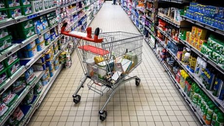 "Il y a urgence": des associations veulent interdire la publicité des produits trop gras et sucrés