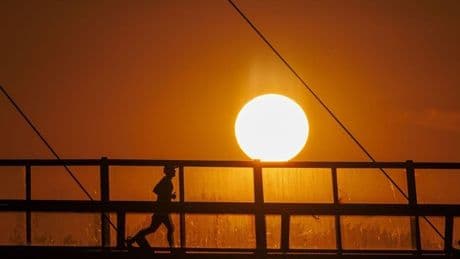 El lugar donde se puede ver el atardecer dos veces en un solo día