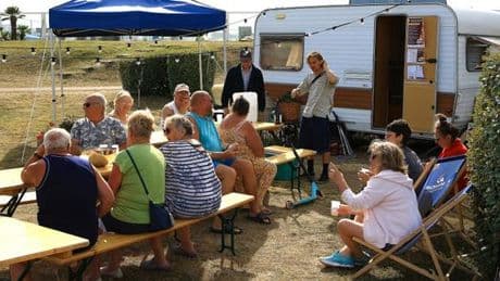 Dans la Manche, une caravane sensibilise les vacanciers des campings à la montée du niveau de la mer