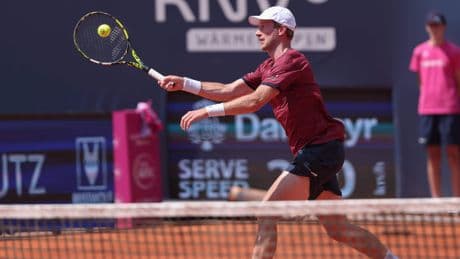 Opgebloeide Botic van de Zandschulp in halve finales Kitzbühel, Jesper de Jong strandt in Umag