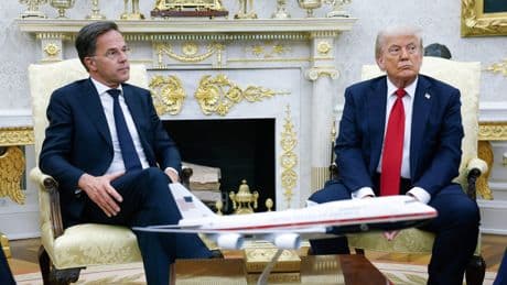 Trump annuncia nuove armi all’Ucraina e promette: “O la tregua in 50 giorni o sanzioni secondarie a Mosca”