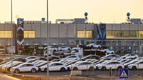 Batterien vom Band gefallen - Feuer-Alarm im Tesla-Werk in Grünheide!