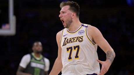 El amargo debut de Doncic en los playoffs con los Lakers: una exhibición que no evita la derrota contra Minnesota