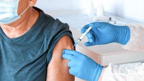 Covid : cinq ans après, ces «bons élèves» se font méticuleusement vacciner à chaque campagne