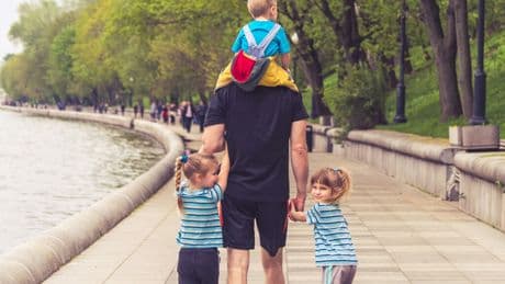 En 2007 España obligó a los hombres a tomarse bajas más largas para cuidar de sus hijos. Acto seguido la fertilidad cayó