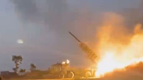 'Nuclear powers on brink of war!' India and Pakistan spark WW3 fears with missile strikes