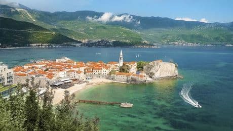 Easyjet names cheapest beach destination for Brits - with pints less than £2