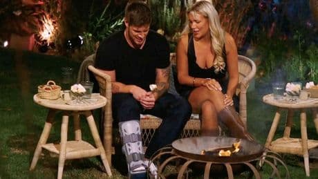 Plötzlich Beinschiene - Bachelor verletzt sich beim RTL-Dreh